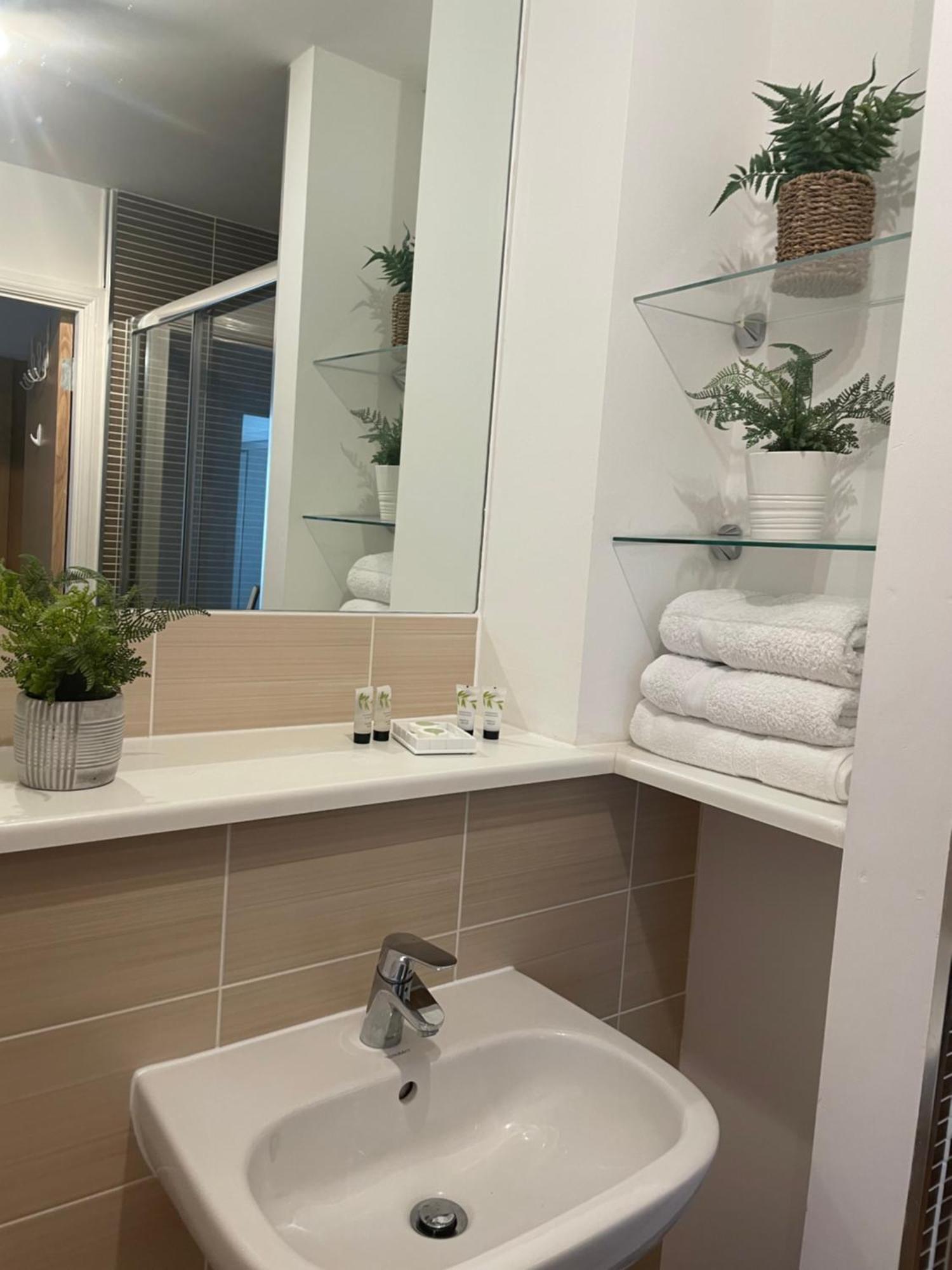 The Paisley Penthouse - Abbey View Apartment Luaran gambar